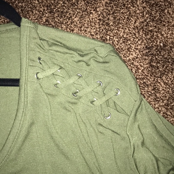 Express tie detail olive top - Picture 3 of 3